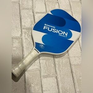 Fusion React Pickleball Paddle - Blue and White